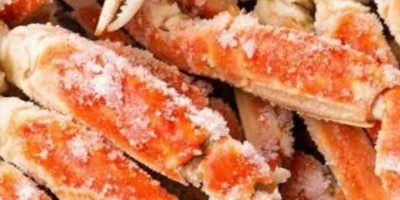4-Ingredient Slow Cooker Budget Crab Boil